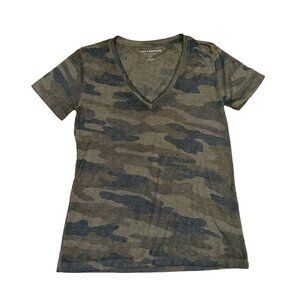 Lucky Brand Tee Womens XS Green Camo V Neck Lightweight Basic